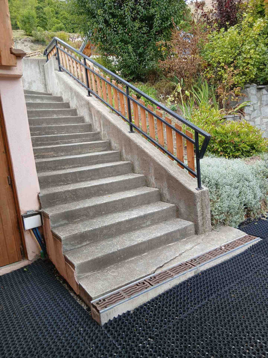 ACCES APPARTEMENT - CHALET LA MOULINIERE APPARTEMENT 1 - VALLOIRE LE SERROZ ACCES APPARTEMENT - CHALET LA MOULINIERE APPARTEMENT 1 - VALLOIRE LE SERROZ