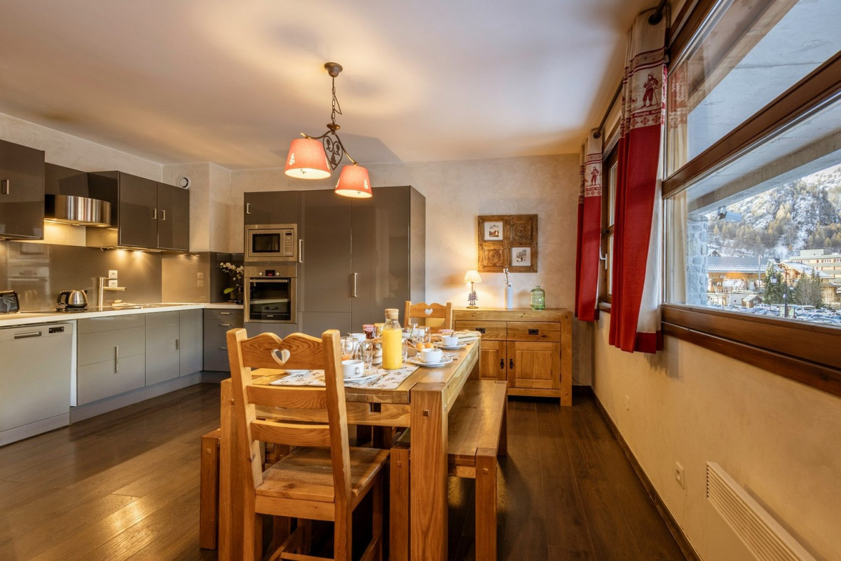 CUISINE - APPARTEMENT ADRIEN 2 - VALLOIRE CENTRE CUISINE - APPARTEMENT ADRIEN 2 - VALLOIRE CENTRE