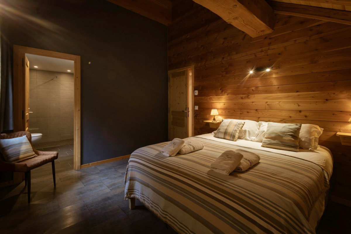 CHAMBRE - APPARTEMENT ADRIEN 8 - VALLOIRE CENTRE CHAMBRE - APPARTEMENT ADRIEN 8 - VALLOIRE CENTRE