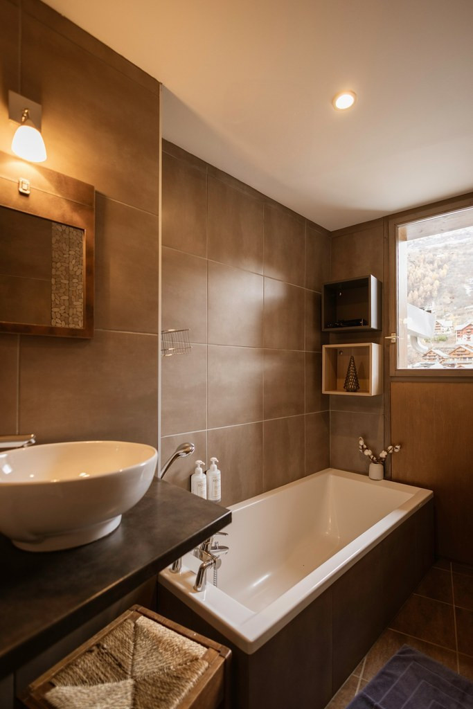 SALLE DE BAINS - APPARTEMENT ETOILE DES NEIGES 4 - VALLOIRE CENTRE SALLE DE BAINS - APPARTEMENT ETOILE DES NEIGES 4 - VALLOIRE CENTRE