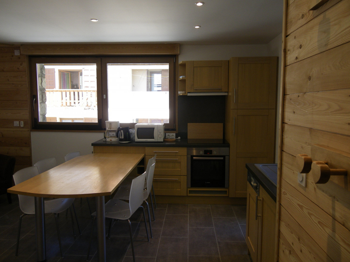 CUISINE - APPARTEMENT CHALET LES PINS N° 1 - VALLOIRE CENTRE CUISINE - APPARTEMENT CHALET LES PINS N° 1 - VALLOIRE CENTRE