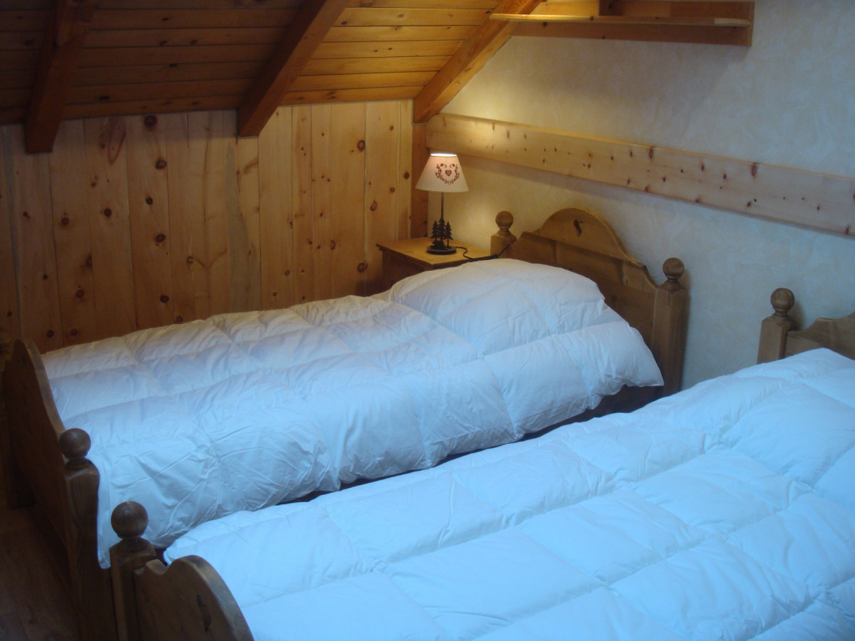 CHAMBRE - APPARTEMENT LA POYA - VALLOIRE CENTRE CHAMBRE - APPARTEMENT LA POYA - VALLOIRE CENTRE