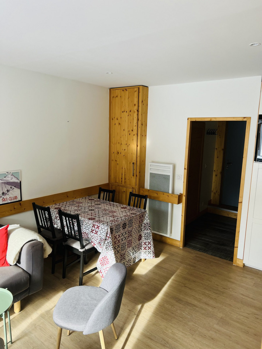 SEJOUR - APPARTEMENT MAISON D'ANGELINE 3 - VALLOIRE CENTRE - VALLOIRE RESERVATIONS SEJOUR - APPARTEMENT MAISON D'ANGELINE 3 - VALLOIRE CENTRE - VALLOIRE RESERVATIONS
