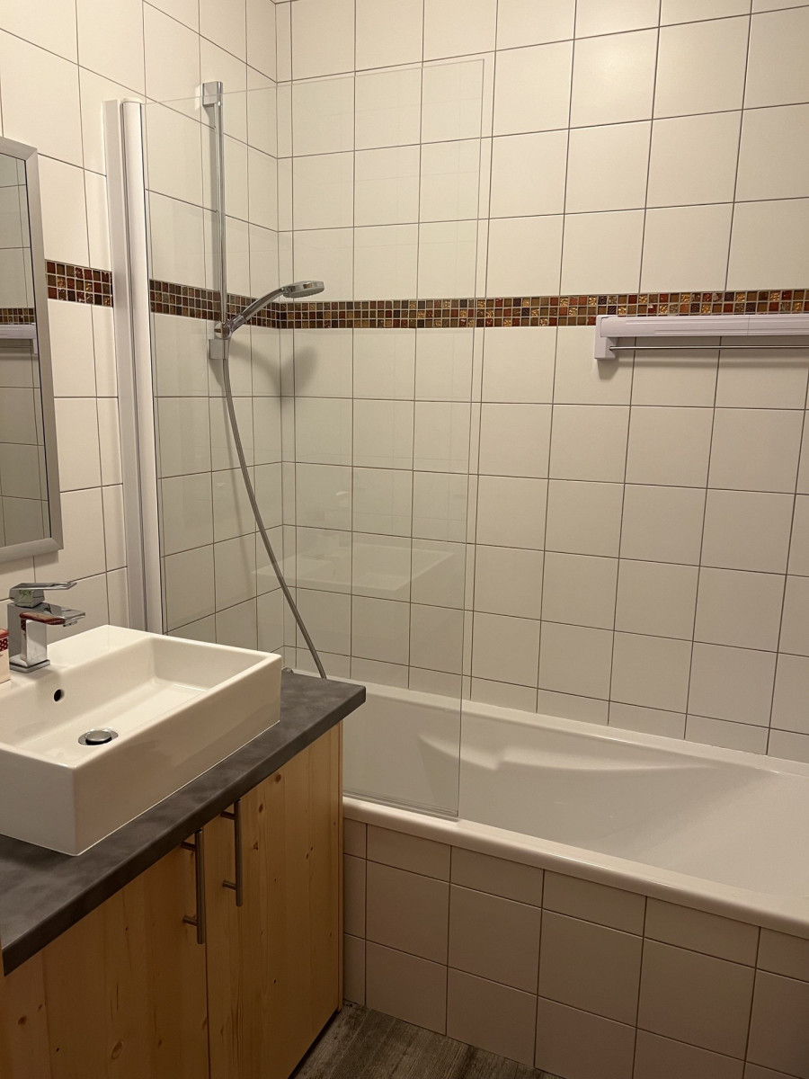 SALLE DE BAIN - APPARTEMENT MAISON D'ANGELINE 3 - VALLOIRE CENTRE 