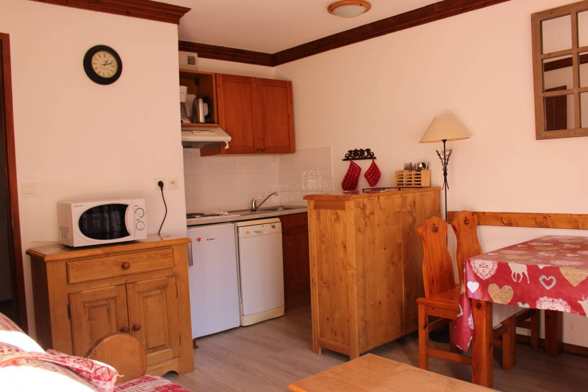 CUISINE - APPARTEMENT AIREL 12 - LES VALMONTS- VALLOIRE LES CHARBONNIERES - VALLOIRE RESERVATIONS CUISINE - APPARTEMENT AIREL 12 - LES VALMONTS- VALLOIRE LES CHARBONNIERES - VALLOIRE RESERVATIONS