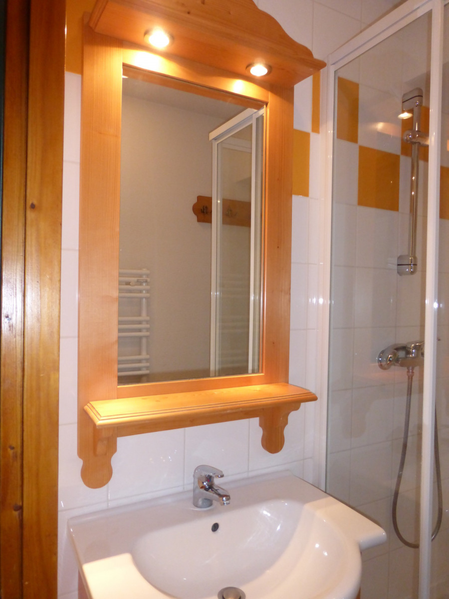 SALLE D'EAU - APPARTEMENT G32 CHALETS DU GALIBIER 1 - VALLOIRE MOULIN BENJAMIN SALLE D'EAU - APPARTEMENT G32 CHALETS DU GALIBIER 1 - VALLOIRE MOULIN BENJAMIN