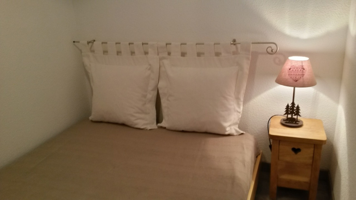 CHAMBRE - APPARTEMENT ADRET 8- VALLOIRE LES VERNEYS CHAMBRE - APPARTEMENT ADRET 8- VALLOIRE LES VERNEYS