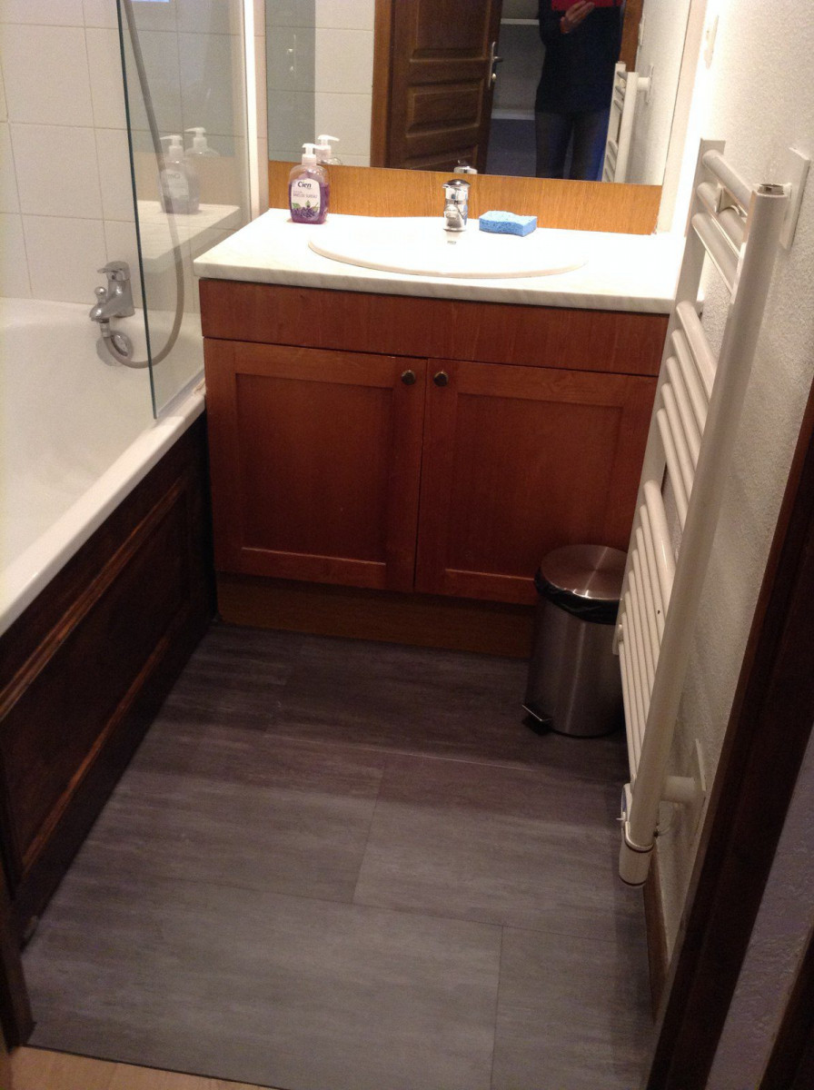 SALLE DE BAIN - APPARTEMENT BRUNEL 24 - VALLOIRE LES CHARBONNIERES 