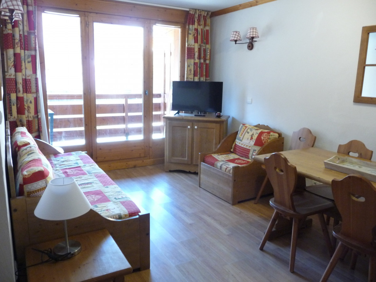SALON - APPARTEMENT - CHALETS DE LA VALLEE D'OR - ANCOLIE N° 002- VALLOIRE CENTRE - VALLOIRE RESERVATIONS SALON - APPARTEMENT - CHALETS DE LA VALLEE D'OR - ANCOLIE N° 002- VALLOIRE CENTRE - VALLOIRE RESERVATIONS