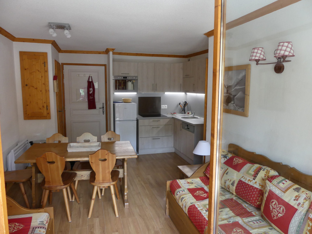CUISINE - APPARTEMENT- CHALETS DE LA VALLEE D'OR - ANCOLIE N° 002- VALLOIRE CENTRE - VALLOIRE RESERVATIONS CUISINE - APPARTEMENT- CHALETS DE LA VALLEE D'OR - ANCOLIE N° 002- VALLOIRE CENTRE - VALLOIRE RESERVATIONS