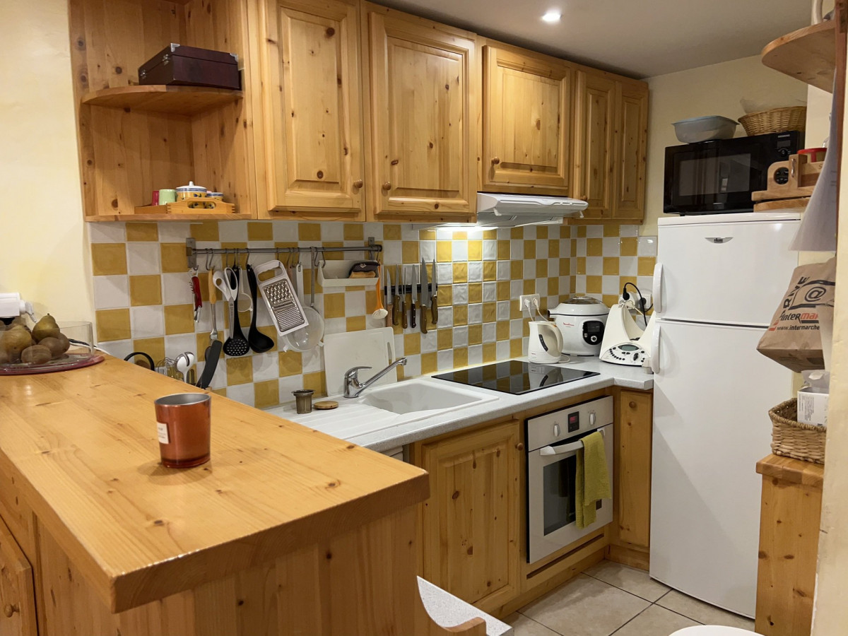 CUISINE - APPARTEMENT LES CAQUELONS RDC - VALLOIRE MOULIN BENJAMIN