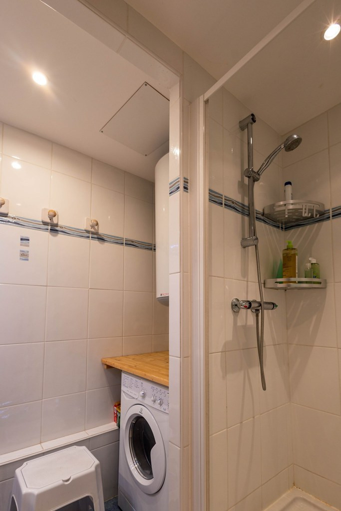 SALLE D'EAU - APPARTEMENT LES CAQUELONS RDC - VALLOIRE MOULIN BENJAMIN