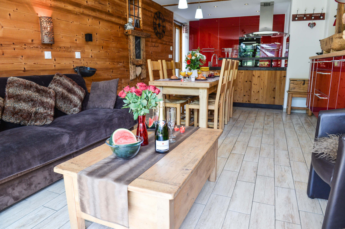 SALON - CHALET LES GENTIANES APPARTEMENT RDJ - VALLOIRE CENTRE - VALLOIRE RESERVATIONS SALON - CHALET LES GENTIANES APPARTEMENT RDJ - VALLOIRE CENTRE - VALLOIRE RESERVATIONS