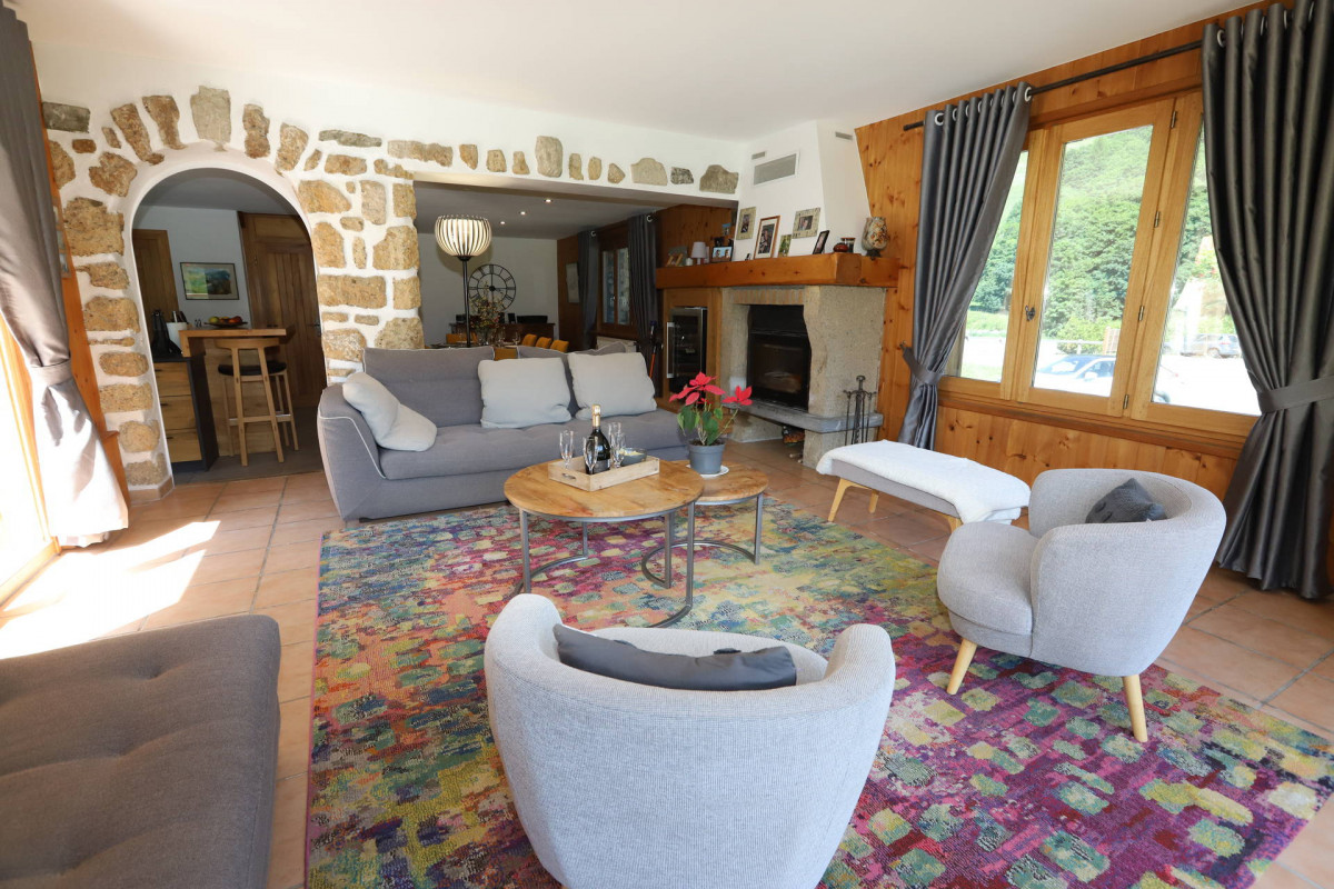 SALON - MAISON PIC VERT - LES VERNEYS VALLOIRE - VALLOIRE RESERVATIONS