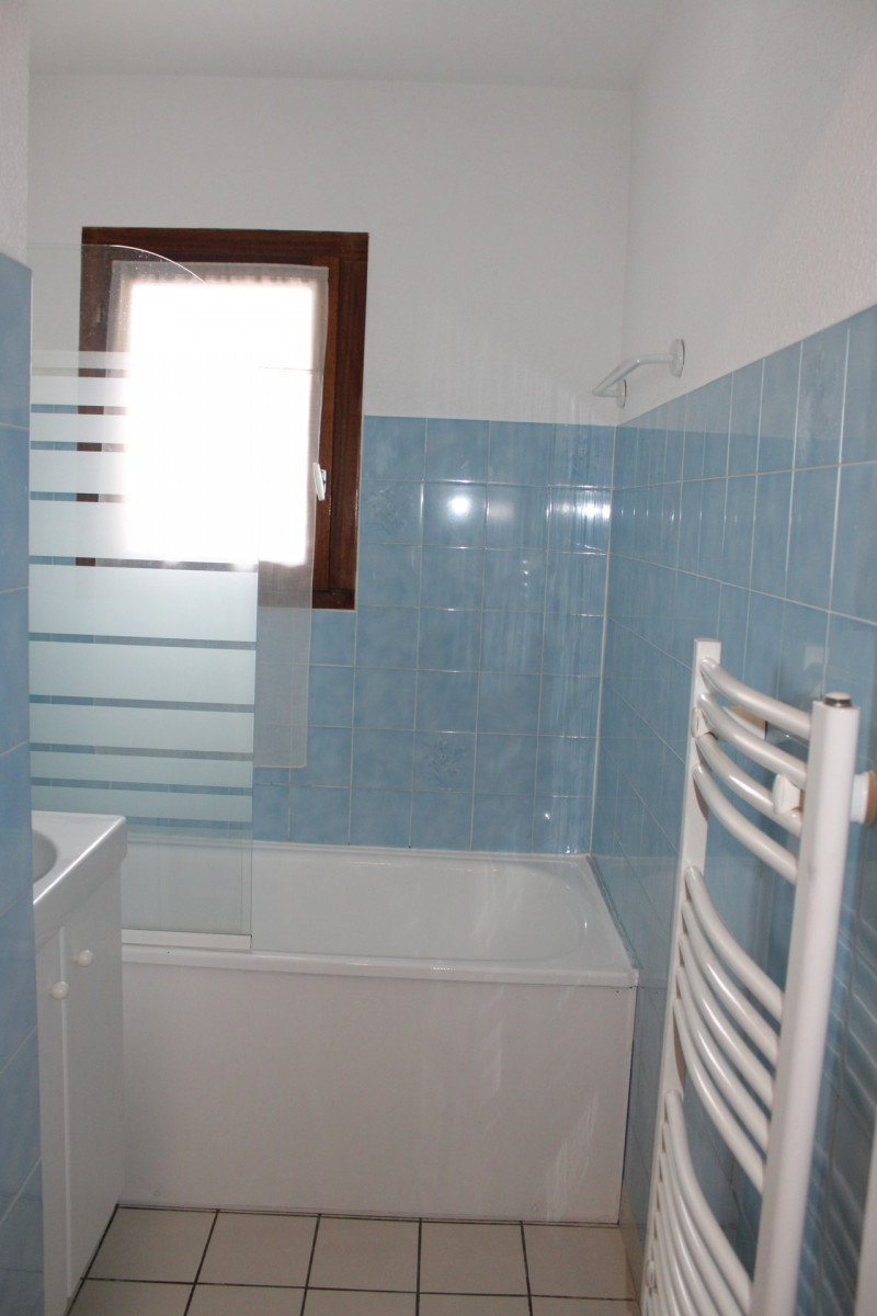 SALLE DE BAIN - APPARTEMENT TIGNY 30 - VALLOIRE CENTRE SALLE DE BAIN - APPARTEMENT TIGNY 30 - VALLOIRE CENTRE