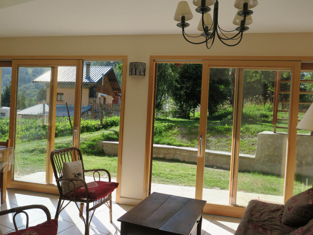 SALON 1 - APPARTEMENT OLVERA RDJ - VALLOIRE LA BORGE - VALLOIRE RESERVATIONS SALON 1 - APPARTEMENT OLVERA RDJ - VALLOIRE LA BORGE - VALLOIRE RESERVATIONS