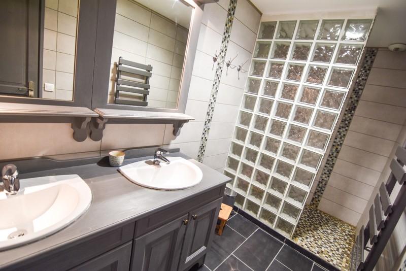 _lv_images__lot_0090070385_12_22543506