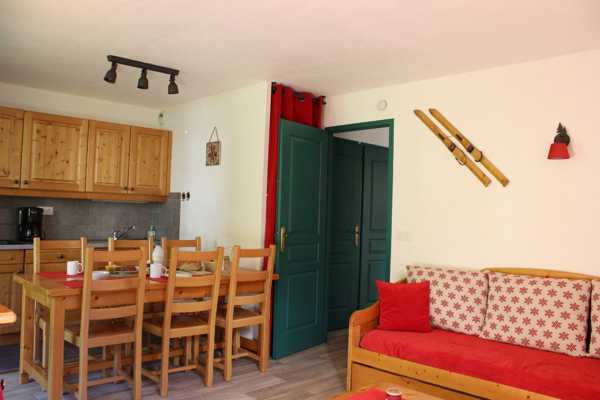 SALON - APPARTEMENT CHALETS GALIBIER 2 N° 322 - MOULIN BENJAMIN - VALLOIRE - VALLOIRE RESERVATIONS SALON - APPARTEMENT CHALETS GALIBIER 2 N° 322 - MOULIN BENJAMIN - VALLOIRE - VALLOIRE RESERVATIONS