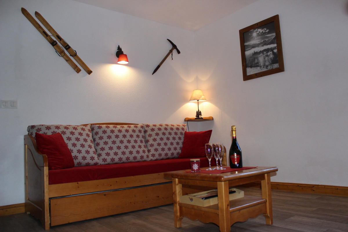 SALON - APPARTEMENT CHALETS GALIBIER 2 N° 322 - MOULIN BENJAMIN - VALLOIRE - VALLOIRE RESERVATIONS SALON - APPARTEMENT CHALETS GALIBIER 2 N° 322 - MOULIN BENJAMIN - VALLOIRE - VALLOIRE RESERVATIONS