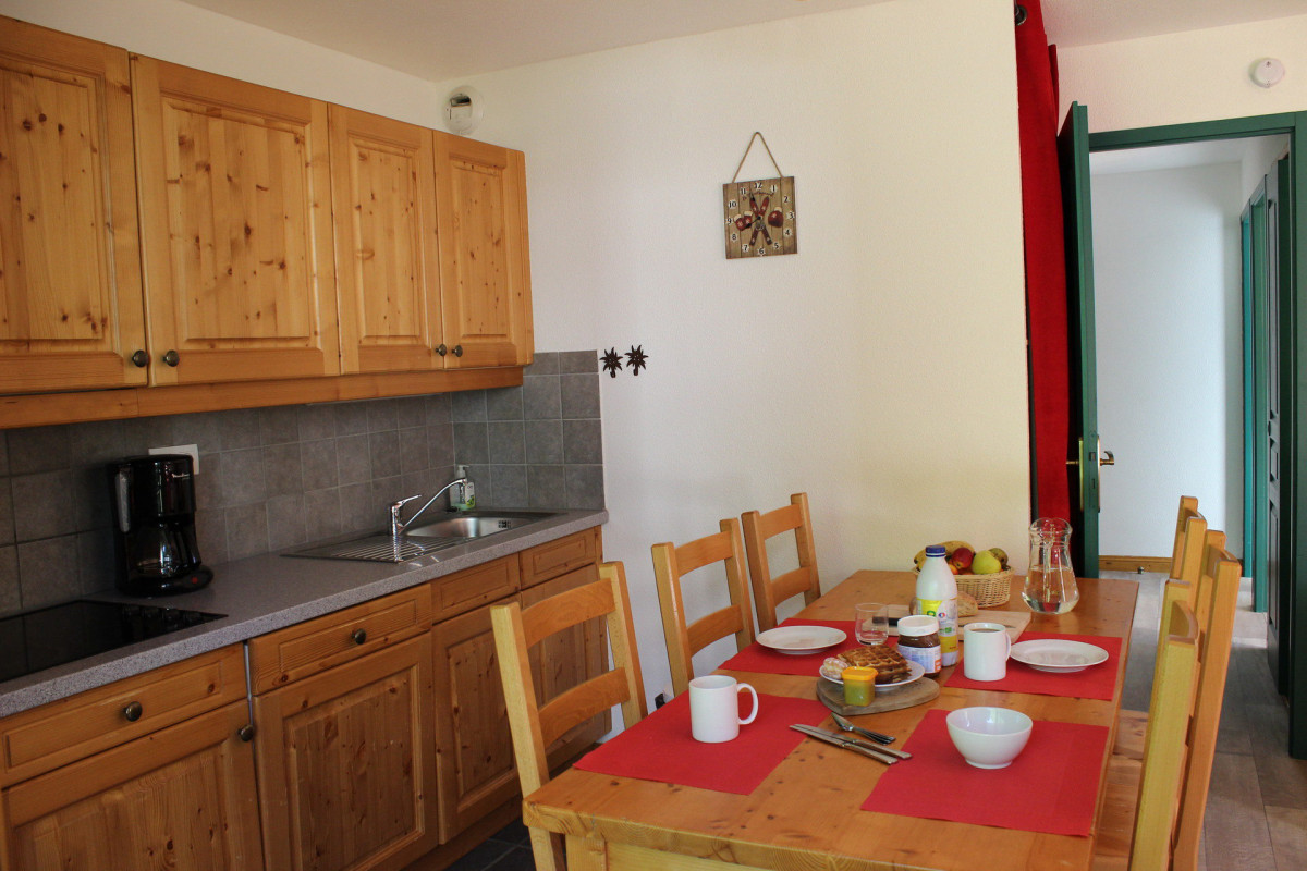 COIN REPAS - APPARTEMENT CHALETS GALIBIER 2 N° 322 - MOULIN BENJAMIN - VALLOIRE COIN REPAS - APPARTEMENT CHALETS GALIBIER 2 N° 322 - MOULIN BENJAMIN - VALLOIRE