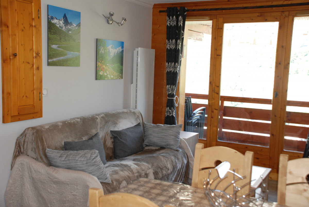 SALON - APPARTEMENT CHALETS DE LA VALLEE D'OR EDELWEISS 101 - LES CHARBONNIERES VALLOIRE - VALLOIRE RESERVATIONS SALON - APPARTEMENT CHALETS DE LA VALLEE D'OR EDELWEISS 101 - LES CHARBONNIERES VALLOIRE - VALLOIRE RESERVATIONS