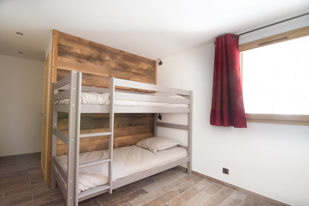 CHAMBRE - CHALET APPARTEMENT SANDEMA2 - VALLOIRE LE CRET DU SERROZ CHAMBRE - CHALET APPARTEMENT SANDEMA2 - VALLOIRE LE CRET DU SERROZ