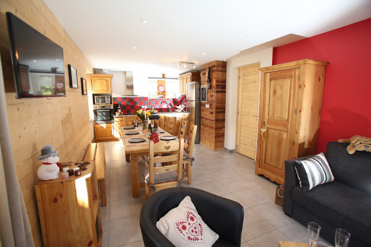 SEJOUR - CHALET LES GENTIANES APPARTEMENT 1 - VALLOIRE CENTRE - VALLOIRE RESERVATIONS SEJOUR - CHALET LES GENTIANES APPARTEMENT 1 - VALLOIRE CENTRE - VALLOIRE RESERVATIONS
