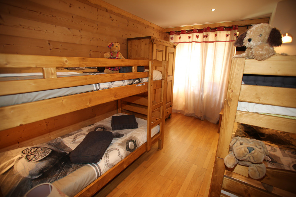 CHAMBRE - CHALET LES GENTIANES APPARTEMENT 1 - VALLOIRE CENTRE CHAMBRE - CHALET LES GENTIANES APPARTEMENT 1 - VALLOIRE CENTRE