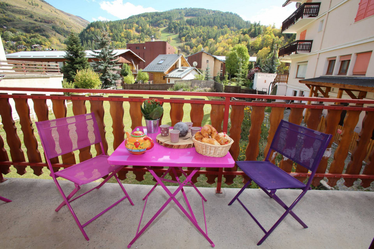 BALCON ETE - CHALET LES GENTIANES APPARTEMENT 1 - VALLOIRE CENTRE BALCON ETE - CHALET LES GENTIANES APPARTEMENT 1 - VALLOIRE CENTRE