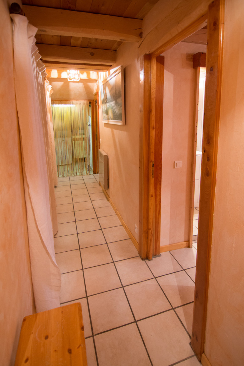 COULOIR - APPARTEMENT LA POUTRE - VALLOIRE BONNENUIT COULOIR - APPARTEMENT LA POUTRE - VALLOIRE BONNENUIT