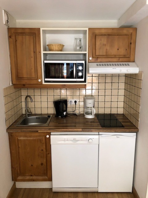 CUISINE - APPARTEMENT GENTIANE 207  HAMEAU DE LA VALLEE D'OR -VALLOIRE LES CHARBONNIERES