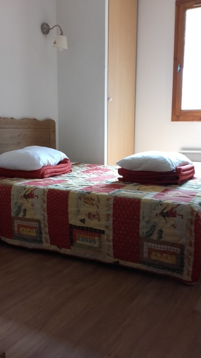 CHAMBRE - APPARTEMENT GENTIANE 207  HAMEAU DE LA VALLEE D'OR -VALLOIRE LES CHARBONNIERES