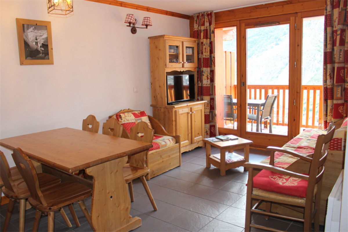 SALON - APPARTEMENT CHALETS DE LA VALLEE D'OR CAMPANULE 300 - LES CHARBONNIERES VALLOIRE - VALLOIRE RESERVATIONS