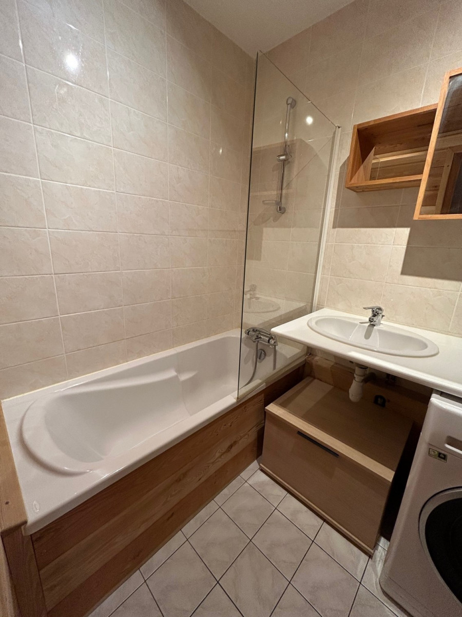 SALLE DE BAIN- APPARTEMENT LES AROLLES H N°83 - VALLOIRE LES VERNEYS SALLE DE BAIN- APPARTEMENT LES AROLLES H N°83 - VALLOIRE LES VERNEYS
