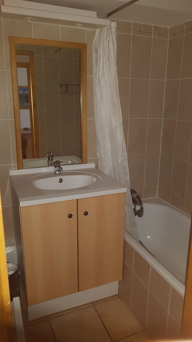 SALLE DE BAINS - APPARTEMENT CHALETS DE LA VALLEE D'OR EDELWEISS 202 - LES CHARBONNIERES VALLOIRE SALLE DE BAINS - APPARTEMENT CHALETS DE LA VALLEE D'OR EDELWEISS 202 - LES CHARBONNIERES VALLOIRE