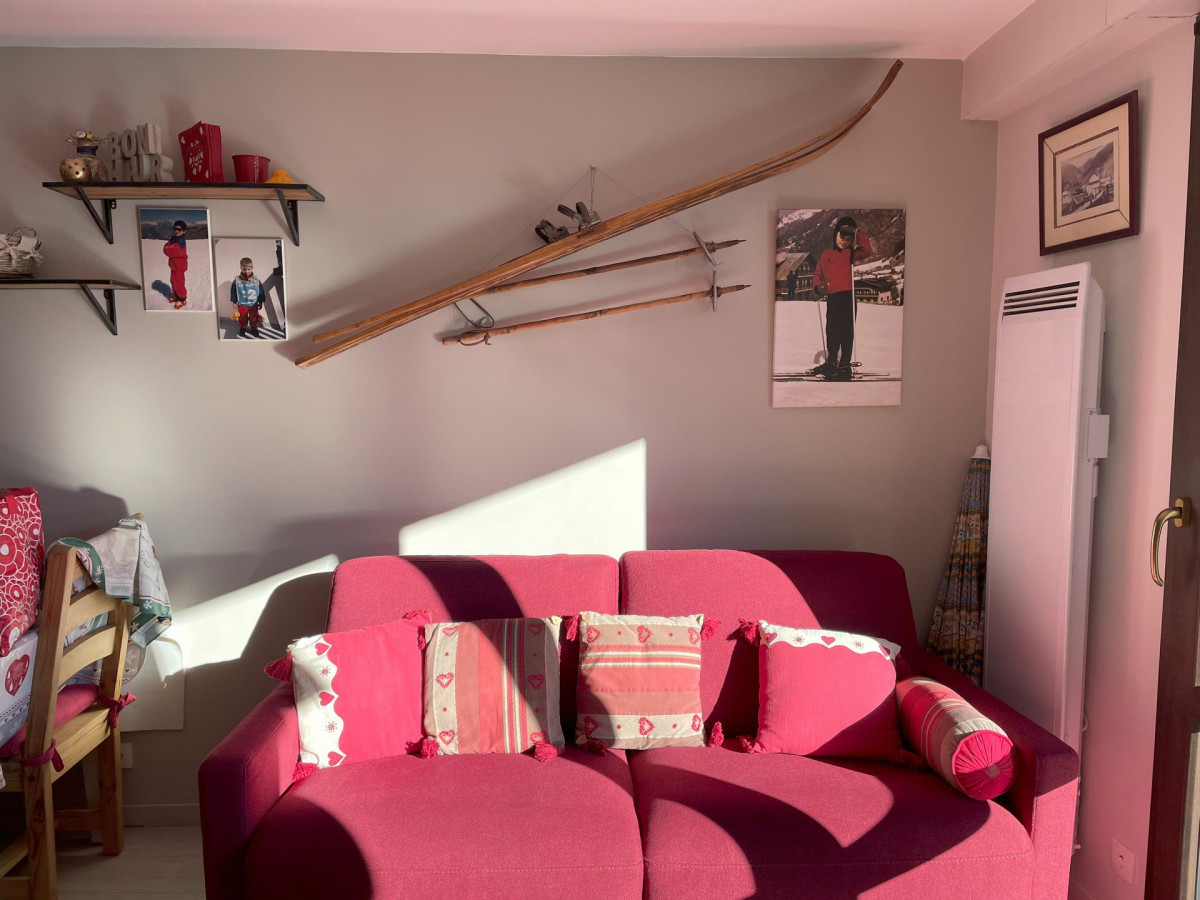 SALON - APPARTEMENT CREY DU QUART N°44 - VALLOIRE CENTRE - VALLOIRE RESERVATIONS SALON - APPARTEMENT CREY DU QUART N°44 - VALLOIRE CENTRE - VALLOIRE RESERVATIONS