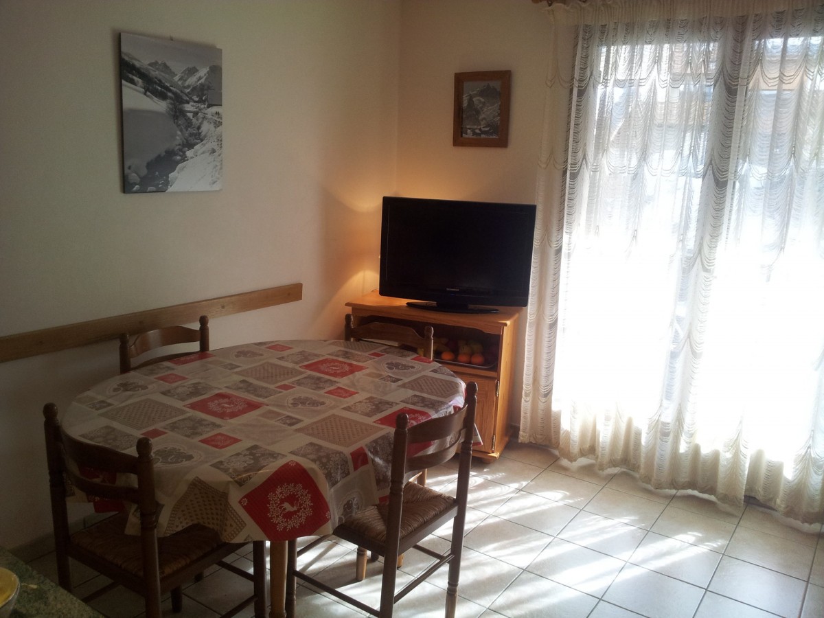 _lv_images__lot_0090070463_02_21367431