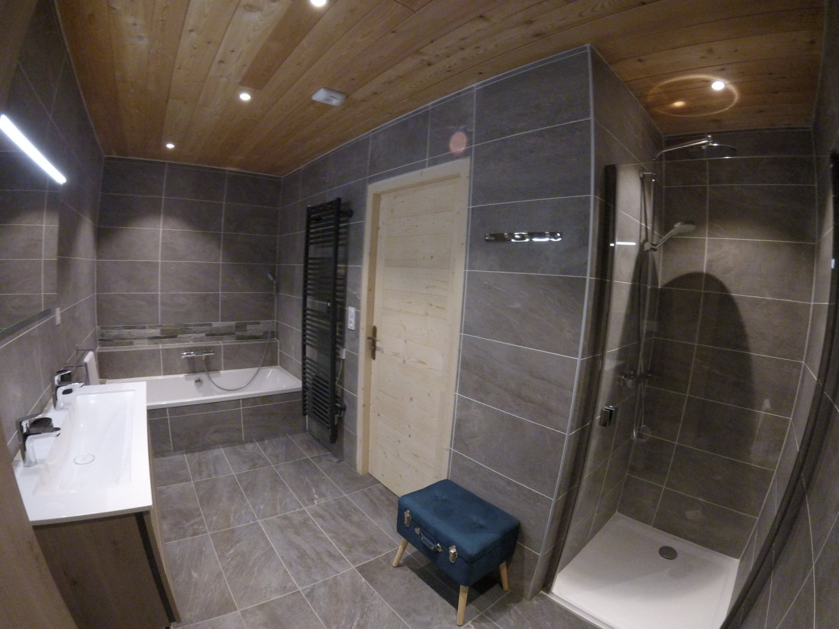 SALLE DE BAINS - CHALET PIC DE L'AIGLE HIVER - CRET DU SERROZ VALLOIRE SALLE DE BAINS - CHALET PIC DE L'AIGLE HIVER - CRET DU SERROZ VALLOIRE