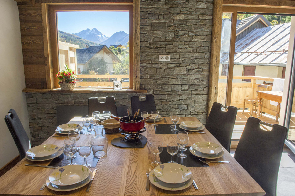 SALLE A MANGER - APPARTEMENT LA ROSE DES VENTS 2 CRET ROND - VALLOIRE LE SERROZ SALLE A MANGER - APPARTEMENT LA ROSE DES VENTS 2 CRET ROND - VALLOIRE LE SERROZ
