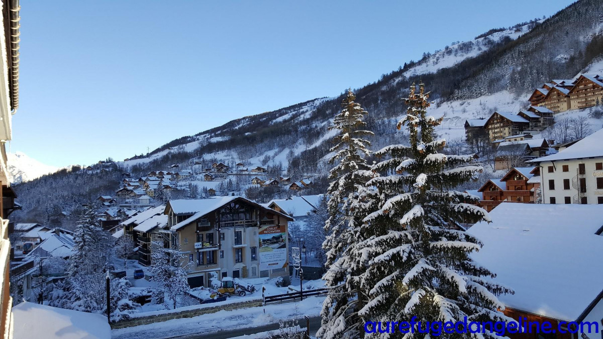 VUE HIVER - APPARTEMENT LA RESIDENCE REFUGE D'ANGELINE - VALLOIRE CENTRE VUE HIVER - APPARTEMENT LA RESIDENCE REFUGE D'ANGELINE - VALLOIRE CENTRE