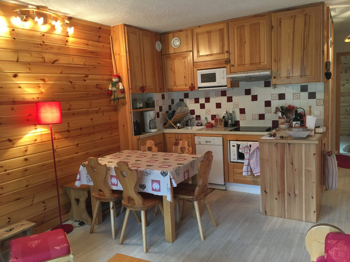 CUISINE - APPARTEMENT CREY DU QUART N°35 - VALLOIRE CENTRE - VALLOIRE RESERVATIONS CUISINE - APPARTEMENT CREY DU QUART N°35 - VALLOIRE CENTRE - VALLOIRE RESERVATIONS
