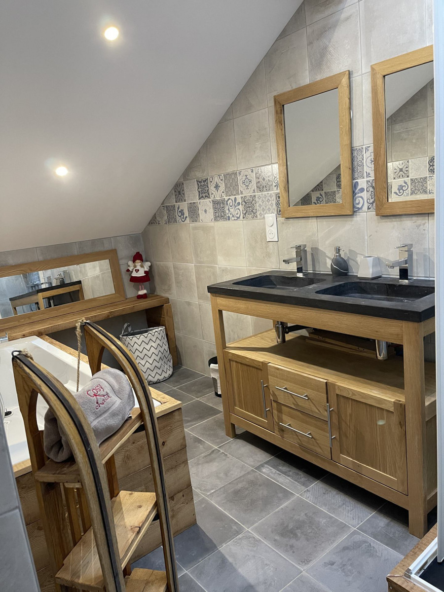 SALLE DE BAINS - CHALET COSY - VALLOIRE LES VERNEYS SALLE DE BAINS - CHALET COSY - VALLOIRE LES VERNEYS