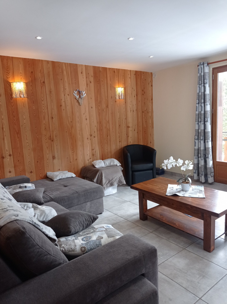SALON - APPARTEMENT MAISON NOTRE NID EPILOBE - LA BORGE VALLOIRE - VALLOIRE RESERVATIONS SALON - APPARTEMENT MAISON NOTRE NID EPILOBE - LA BORGE VALLOIRE - VALLOIRE RESERVATIONS