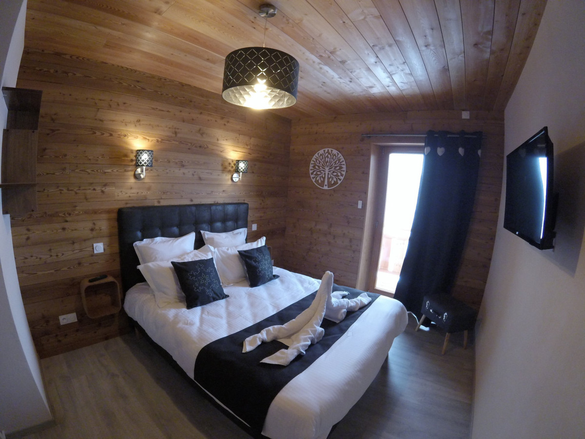 CHAMBRE 1 - CHALET PIC DE L'AIGLE ETE - CRET DU SERROZ VALLOIRE CHAMBRE 1 - CHALET PIC DE L'AIGLE ETE - CRET DU SERROZ VALLOIRE