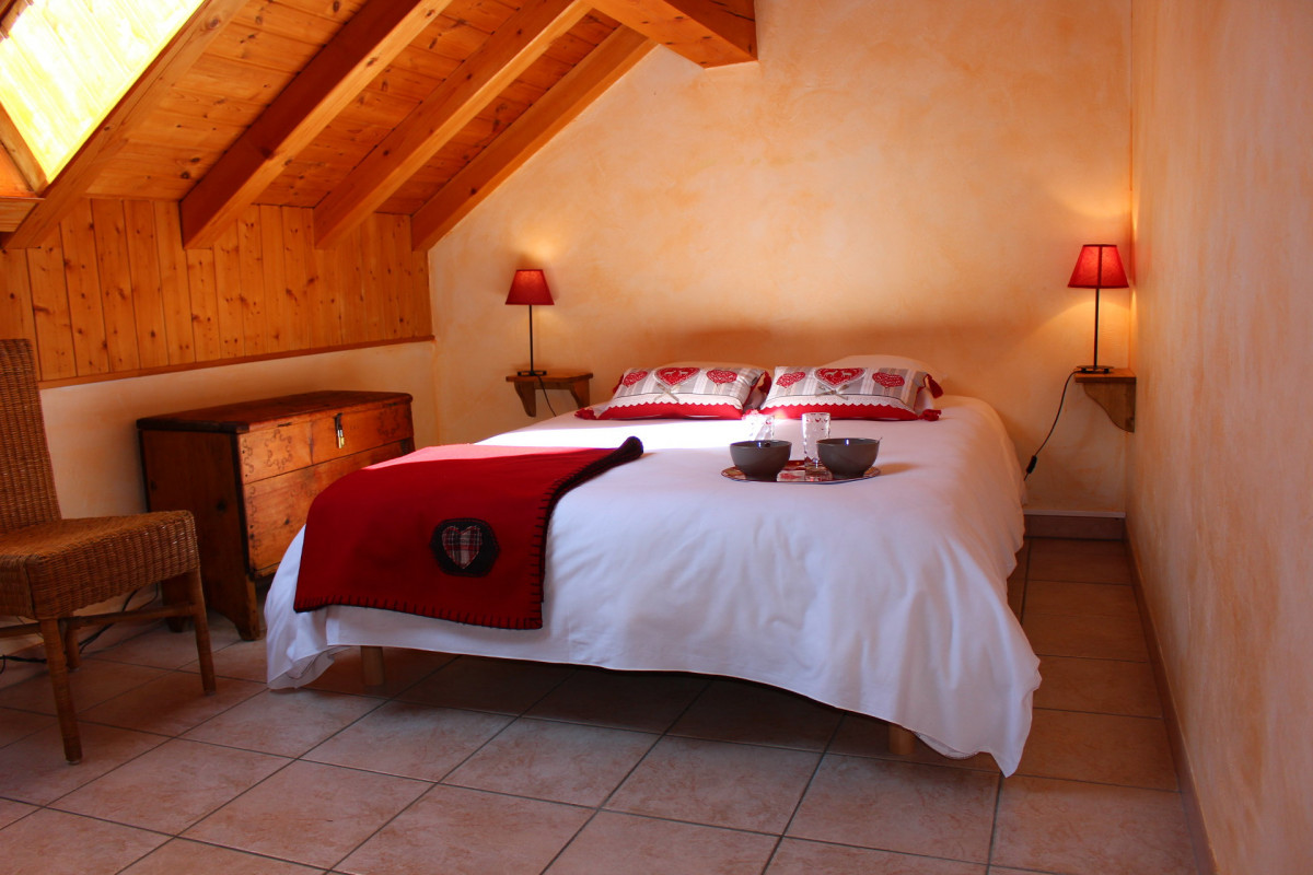 CHAMBRE - APPARTEMENT LE PARPAILLON - VALLOIRE LES VERNEYS CHAMBRE - APPARTEMENT LE PARPAILLON - VALLOIRE LES VERNEYS