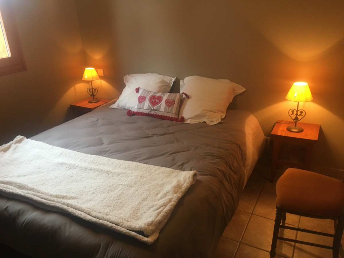 CHAMBRE - APPARTEMENT LE PARPAILLON - VALLOIRE LES VERNEYS CHAMBRE - APPARTEMENT LE PARPAILLON - VALLOIRE LES VERNEYS