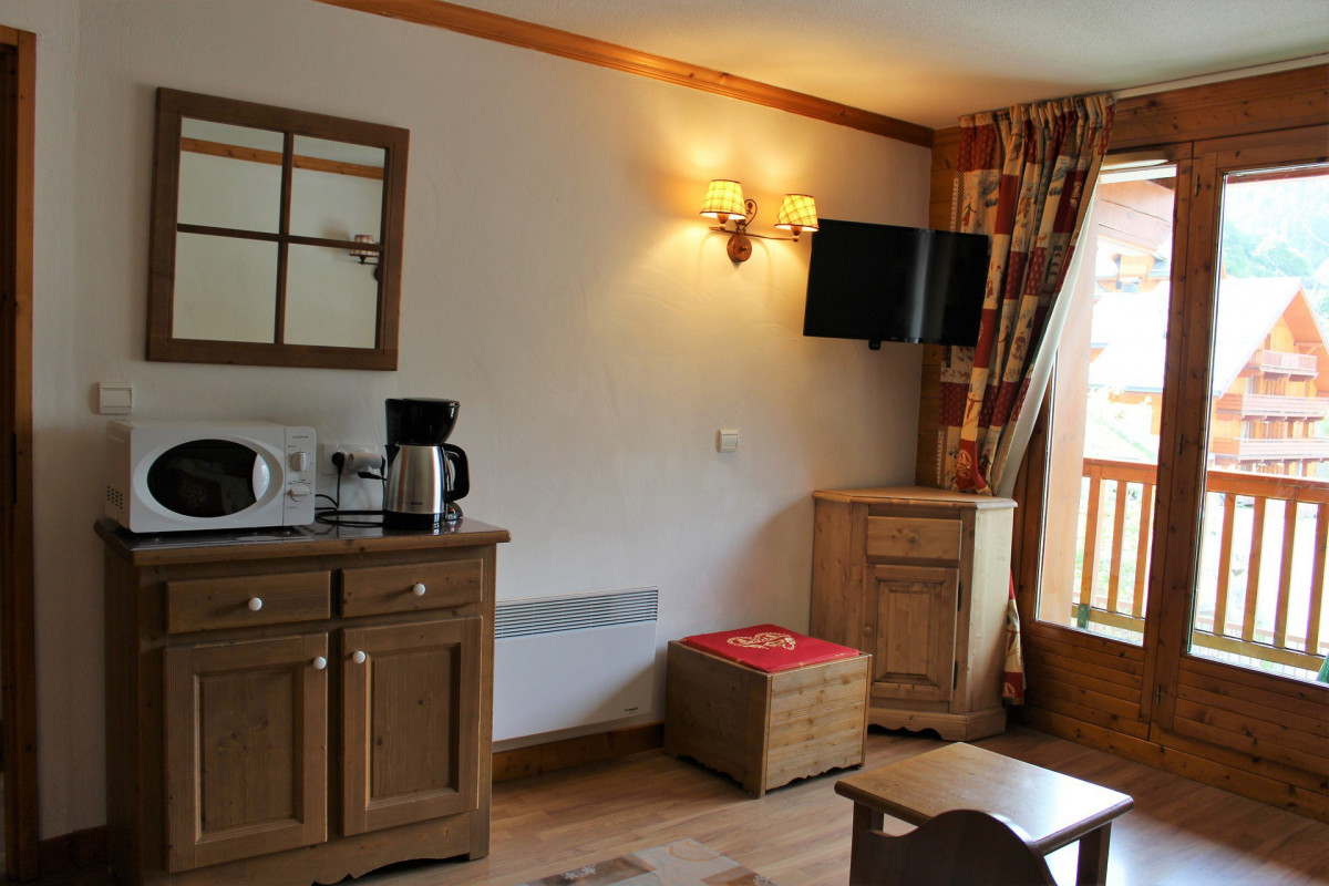 SALON - APPARTEMENT CHALETS DE LA VALLEE D'OR EDELWEISS 102 - LES CHARBONNIERES VALLOIRE
