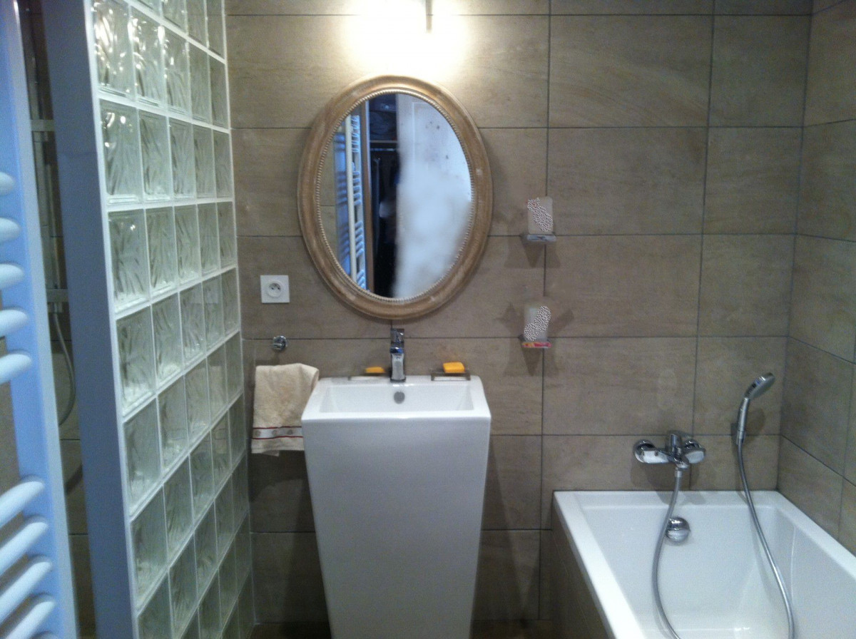 SALLE DE BAIN - APPARTEMENT LES CERCES - VALLOIRE CENTRE SALLE DE BAIN - APPARTEMENT LES CERCES - VALLOIRE CENTRE