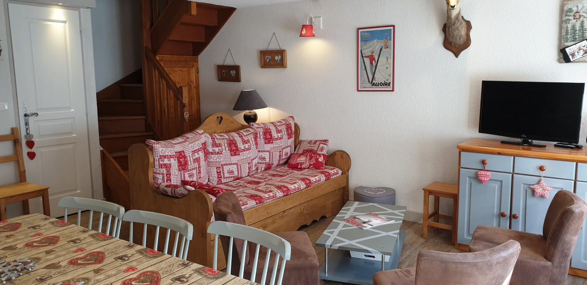 SALON - APPARTEMENT ROCHES FLEURIES B5 - VALLOIRE CENTRE - VALLOIRE RESERVATIONS SALON - APPARTEMENT ROCHES FLEURIES B5 - VALLOIRE CENTRE - VALLOIRE RESERVATIONS