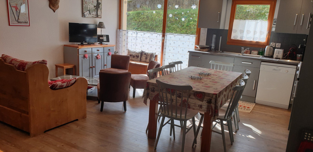SALON - APPARTEMENT ROCHES FLEURIES B5 - VALLOIRE CENTRE - VALLOIRE RESERVATIONS SALON - APPARTEMENT ROCHES FLEURIES B5 - VALLOIRE CENTRE - VALLOIRE RESERVATIONS
